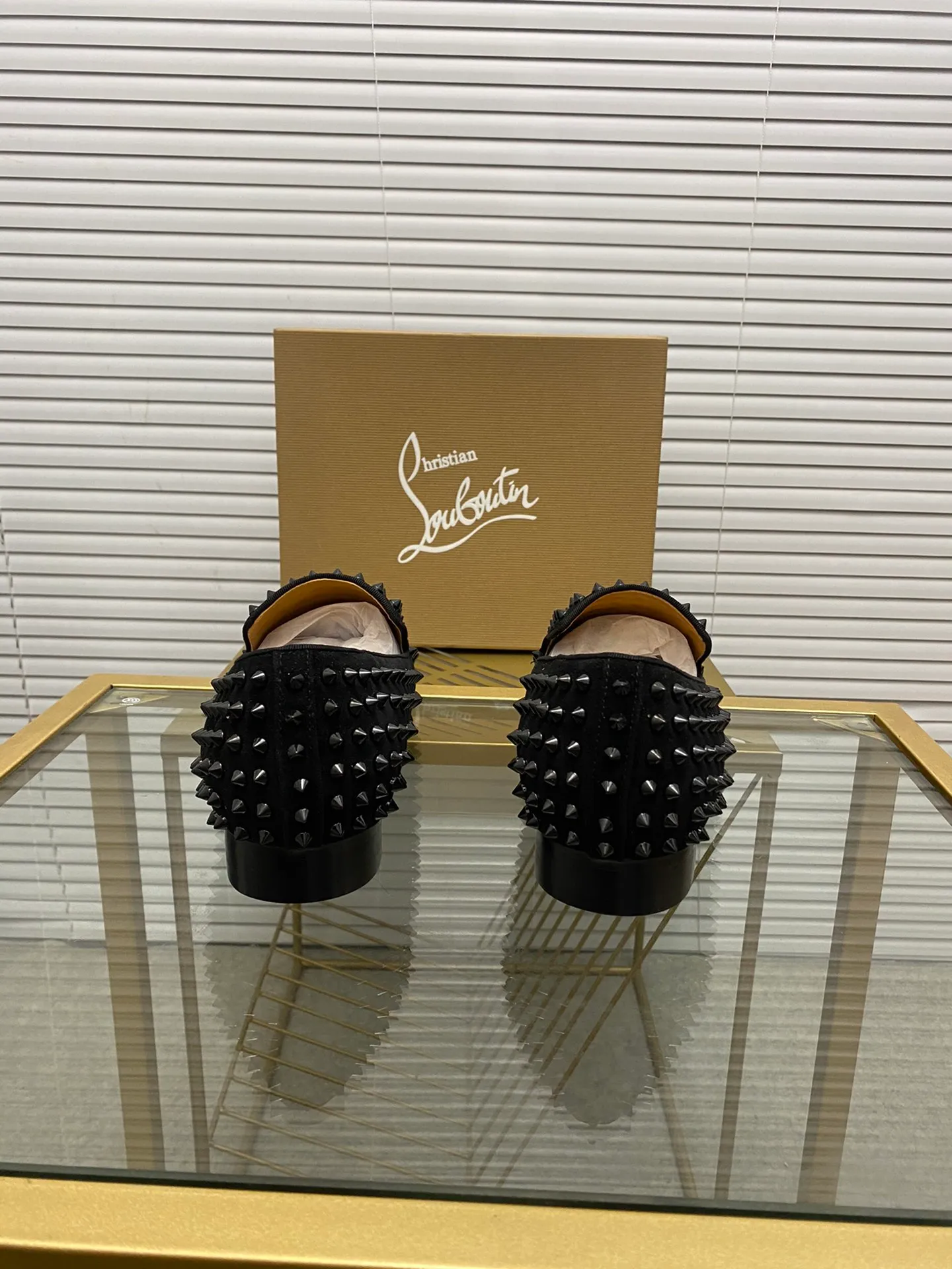 Made to order. Ex-factory price 500. christian louboutin (CL red sole shoes) counter series, casual sneakers for couples 📢 📢 📢 Exclusive hot style release 🎈🎈💪 Movable latex feet 👻 Finished outsole line [Proud] 😝Female 35-40# Male 38#-46, global supply😝 [Top version]: Original imported genuine leather upper, top original leather lining, original molded TPU outsole, original 1:1 detail processing, original shoe last,
